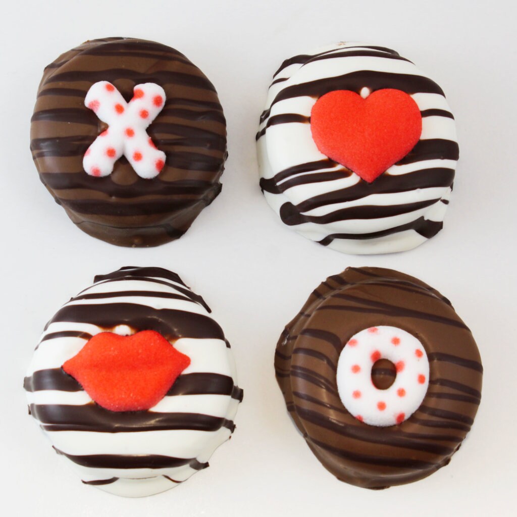 XOXO Chocolate Dipped Oreos